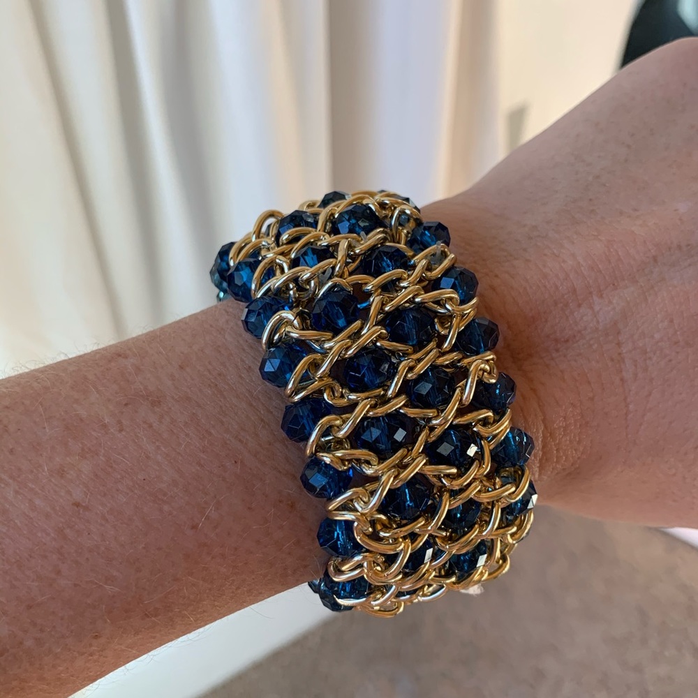 Beaded gold stretch bracelet